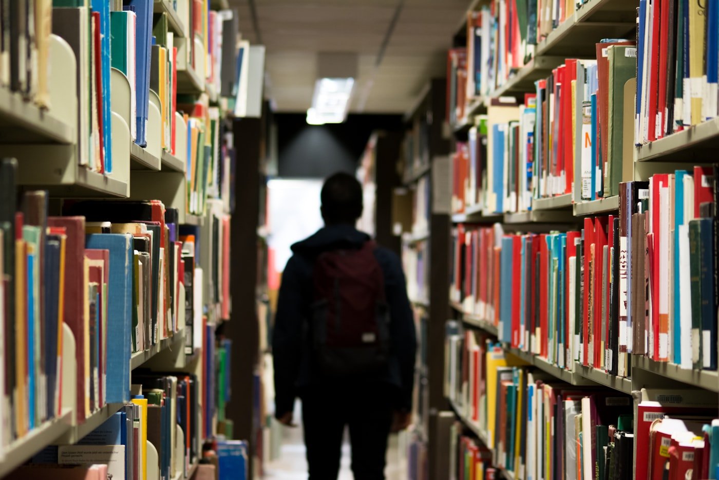 Campus walk between classes where mobile-friendly tools help